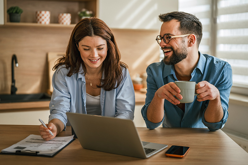 Couple renewing their mortgage